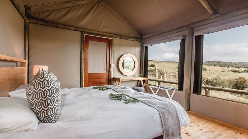 Hlosi Game Lodge Luxury Family Safari Tent (1)