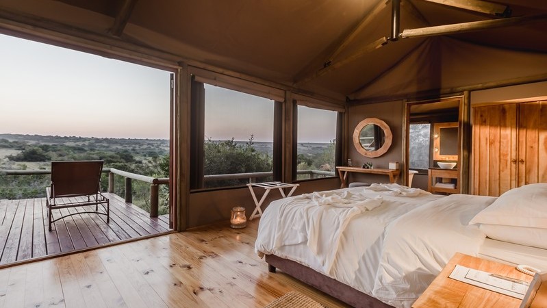 Hlosi Game Lodge Luxury Safari Tent (5)