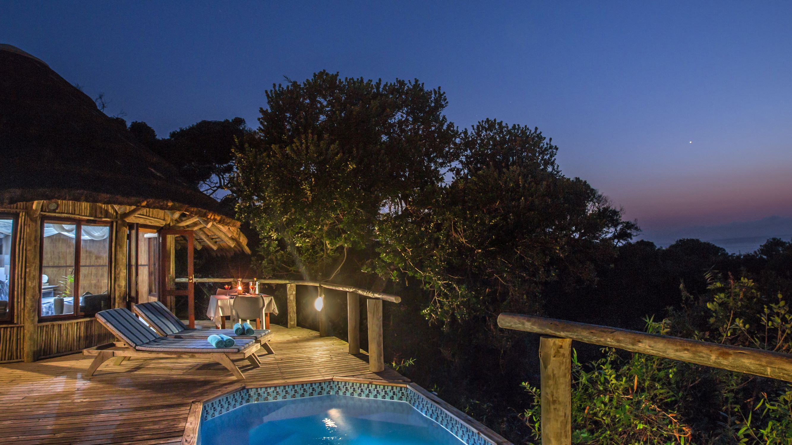 Thonga Beach Lodge Deluxe Ocean View Family Suite Deck - Romantic